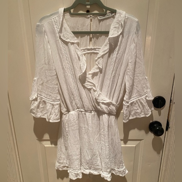 Abercrombie and Fitch White Ruffle Romper M - Picture 3 of 7